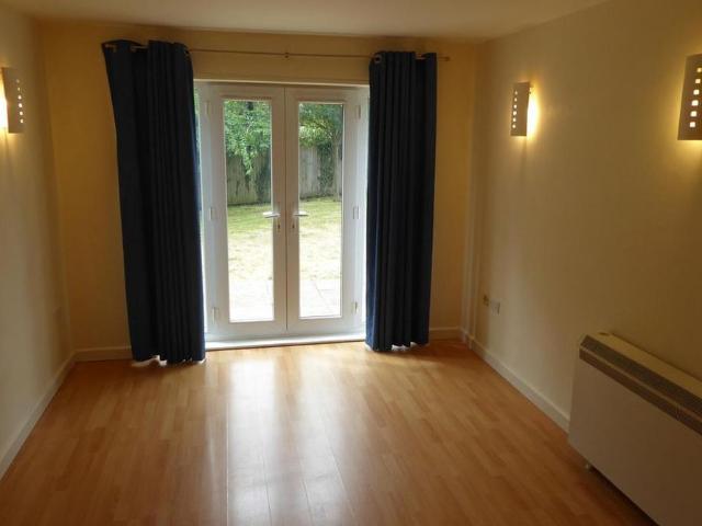 Apartment for rent in New Parks, Old Wharf