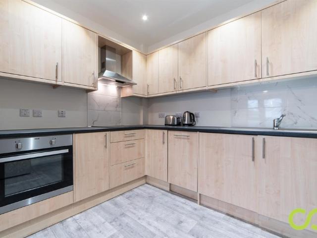 Flat for rent in Seven Kings, Greater London