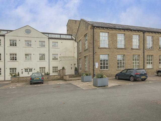 Apartment for rent in Highburton, West Yorkshire