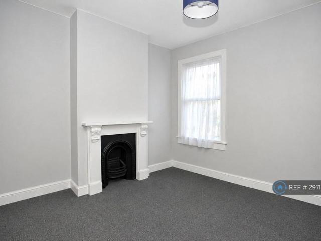 Apartment for rent in Leyton, Greater London