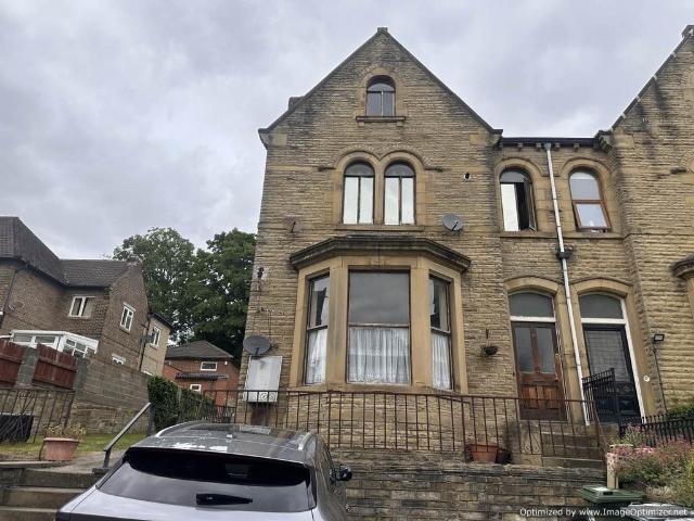 Flat for rent in Huddersfield, Kirklees