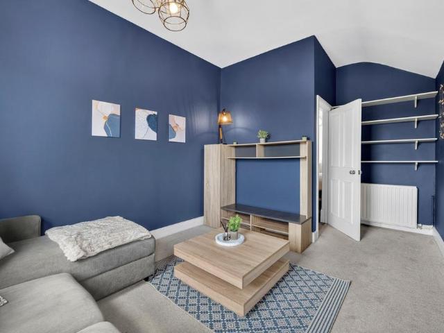 Flat for rent in London Borough of Richmond upon Thames, Greater London
