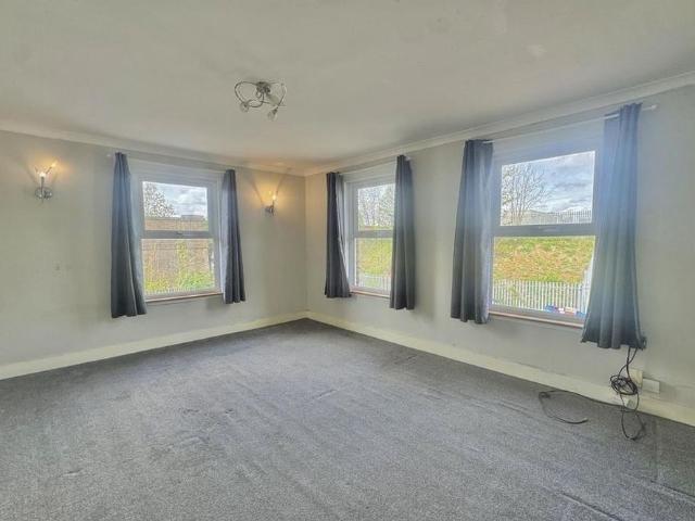 Apartment for rent in London Borough of Croydon, Waddon