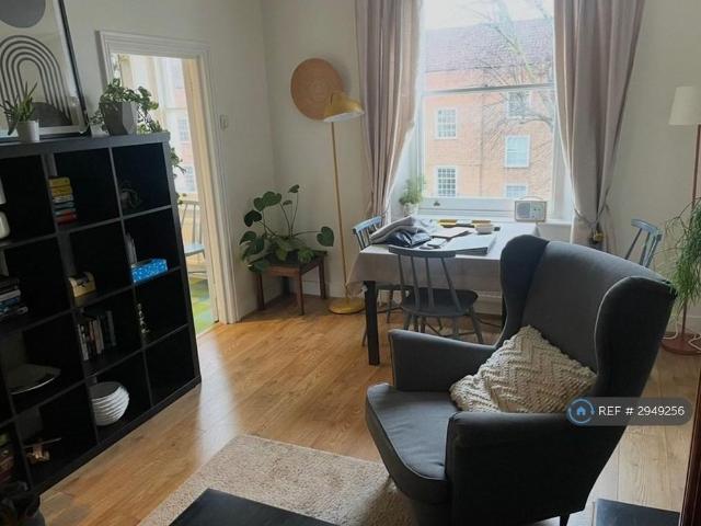 Apartment for rent in St. John's Wood, Greater London
