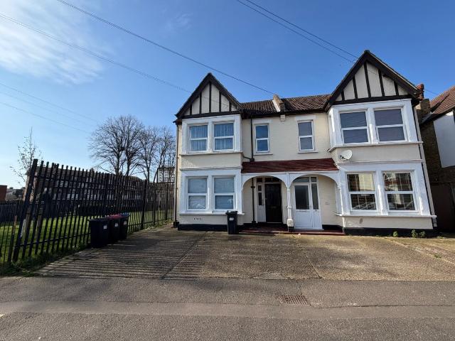 Apartment for rent in Alton Barnes, Essex