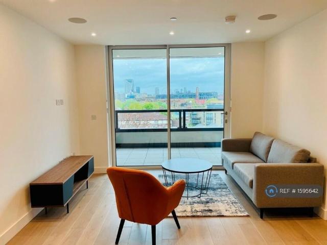 Apartment for rent in Bermondsey Village, Greater London