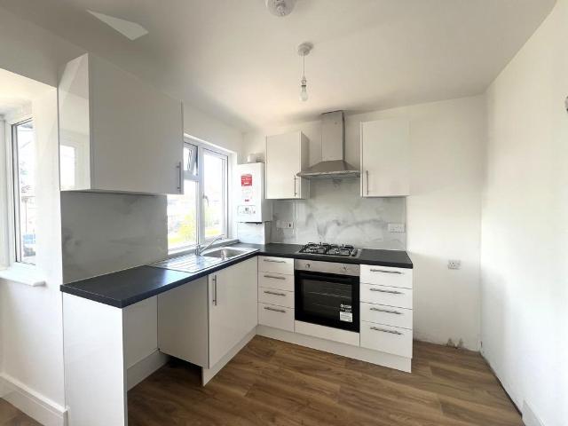 Flat for rent in Lane, Greater London
