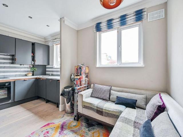Apartment for rent in London Borough of Wandsworth, Greater London
