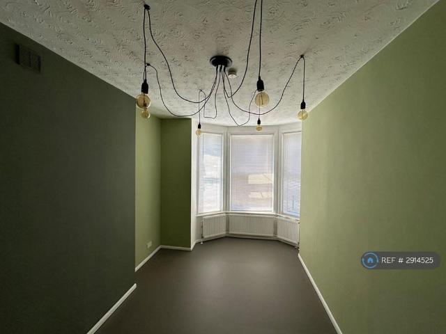 Apartment for rent in Westbrook, Acol