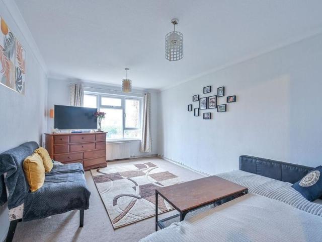 Apartment for rent in Slyfield, Westborough