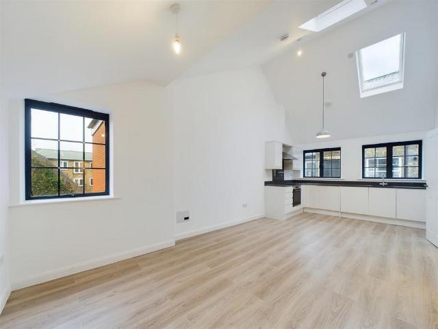 Flat for rent in King's Walden, Hertfordshire
