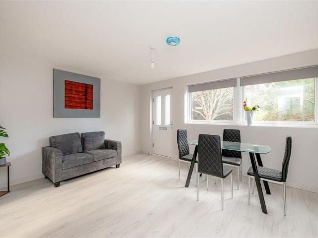 Apartment for rent in High Wycombe Community Board, High Wycombe