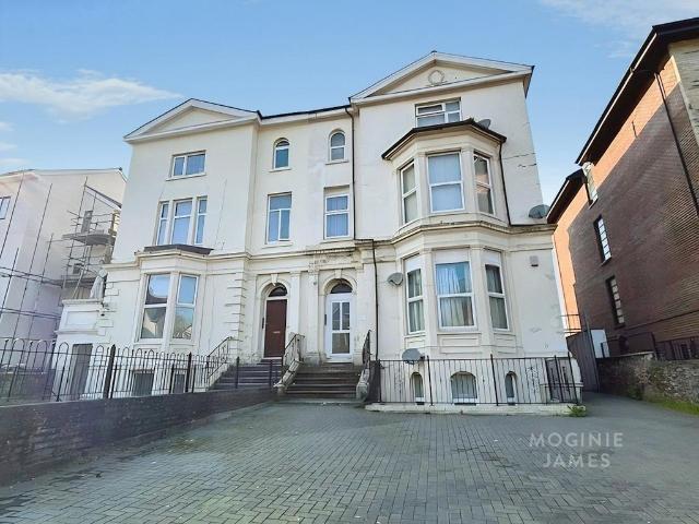 Flat for rent in Plasnewydd, Falcon Lodge
