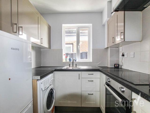 Flat for rent in Yeading, Greater London