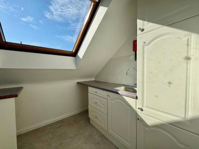 Apartment for rent in Rosehill, Greater London