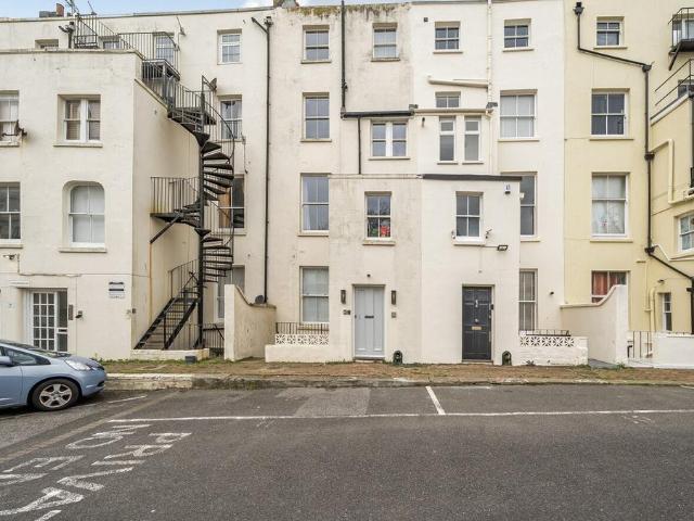 Flat for rent in Brunswick, Brighton & Hove