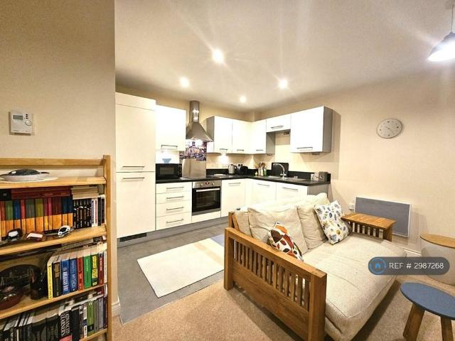 Apartment for rent in St James, Sandown Park