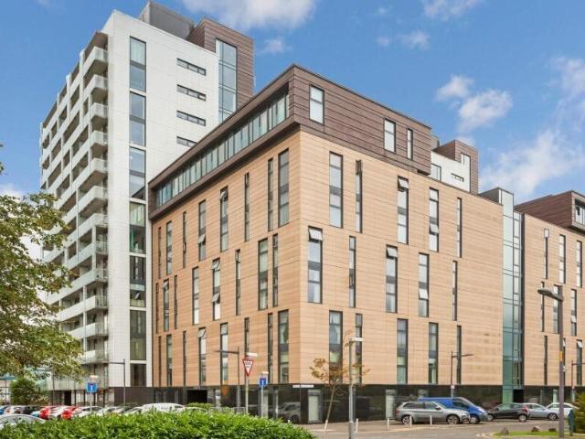 Apartment for rent in Broomhill, Scotland