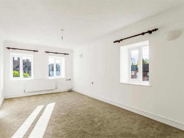 Apartment for rent in Oxted, Hillview