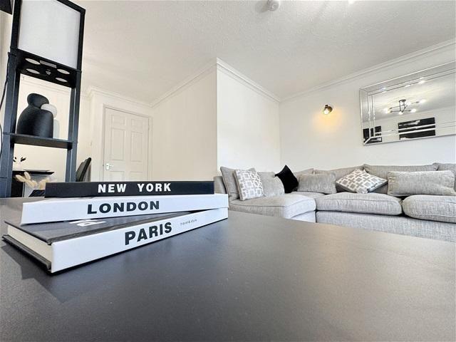 Apartment for rent in Debden Green, Epping