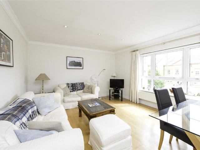 Flat for rent in London Borough of Hounslow, Greater London