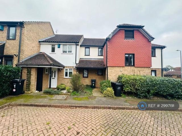 Flat for rent in Noak Hill, Essex