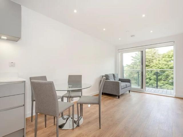 Apartment for rent in Hillview, Surrey