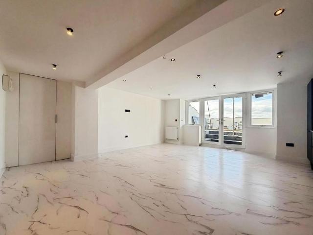 Apartment for rent in Golden Valley, Folkestone