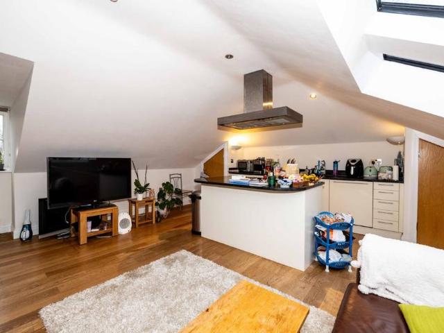 Apartment for rent in St. Martin's, The Bridge