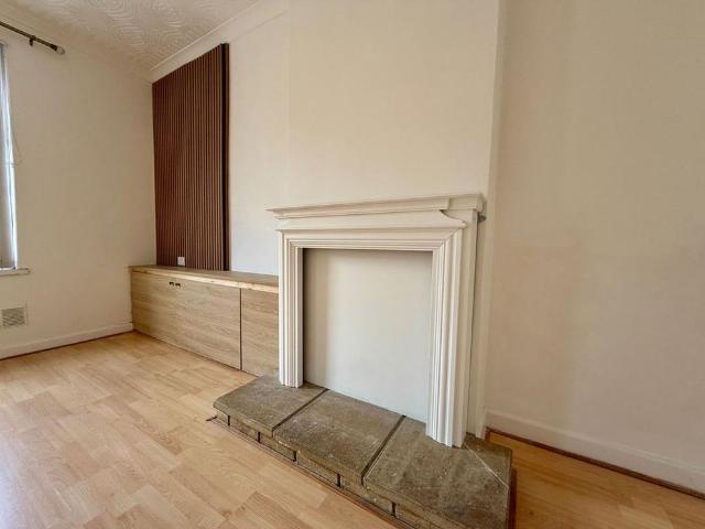 Apartment for rent in Cwm, Wales