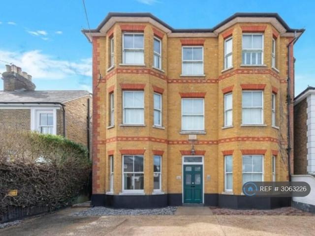 Apartment for rent in Weybridge, Elmbridge