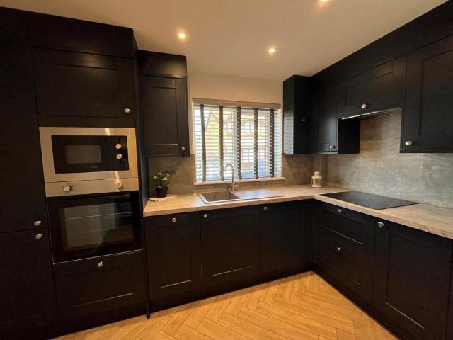 Flat for rent in Hopetown, Wakefield