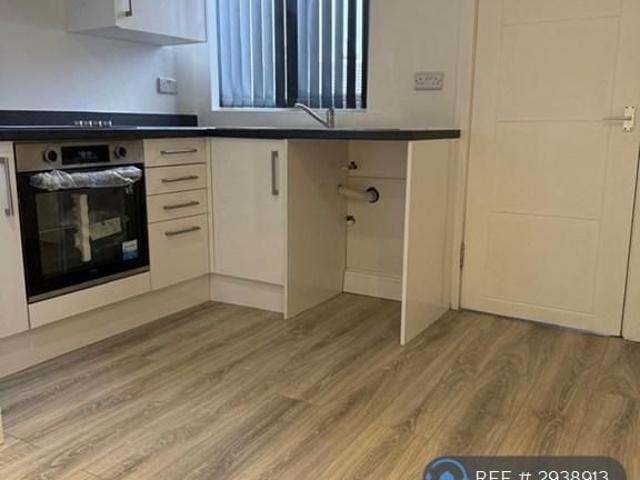 Apartment for rent in Brownlow Fold, Lee Bank