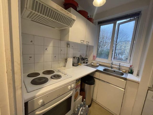 Flat for rent in Brompton, Greater London