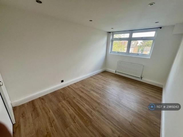 Apartment for rent in Stone, Monks Orchard