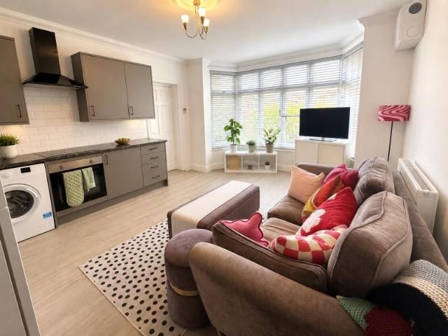 Apartment for rent in Horsell, Woking