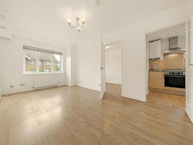 Flat for rent in Manor Park, Greater London