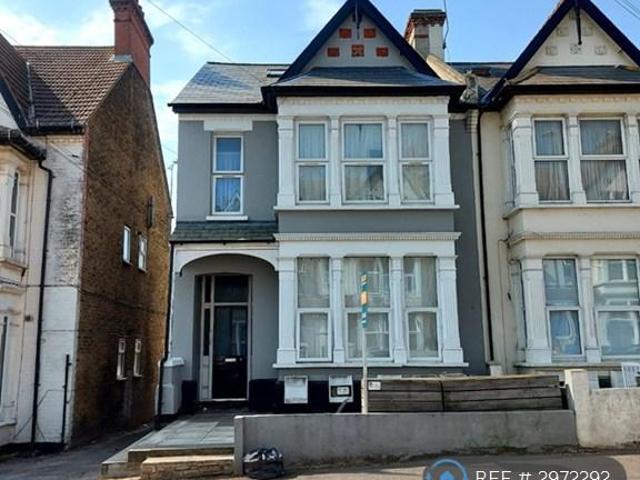 Flat for rent in Alton Barnes, Essex