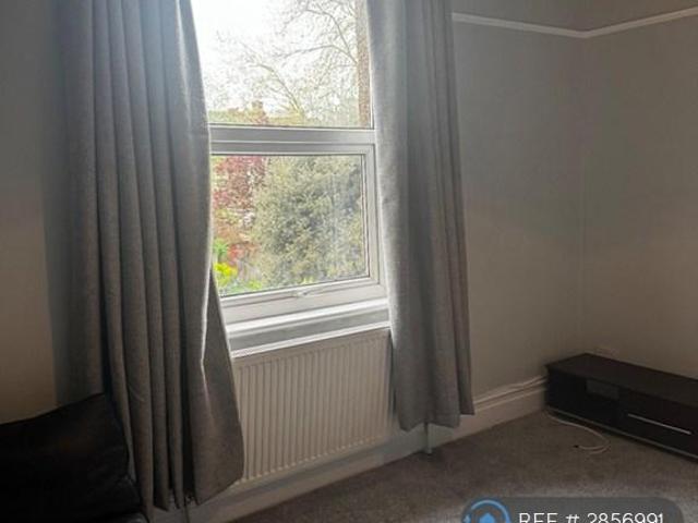 Flat for rent in London Borough of Croydon, Addiscombe