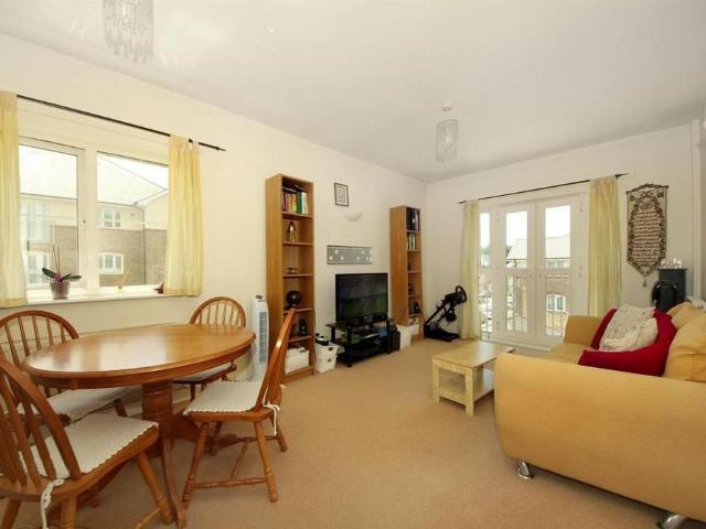 Apartment for rent in London Borough of Ealing, Perivale