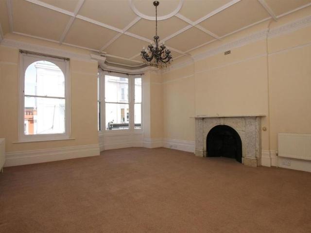 Apartment for rent in Binstead, Ryde