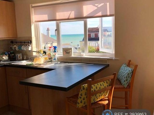 Flat for rent in Felpham, Clapham