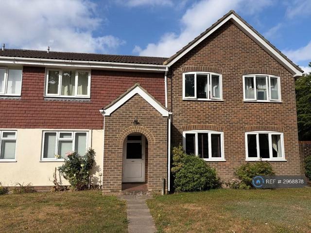 Flat for rent in Hart, Hampshire