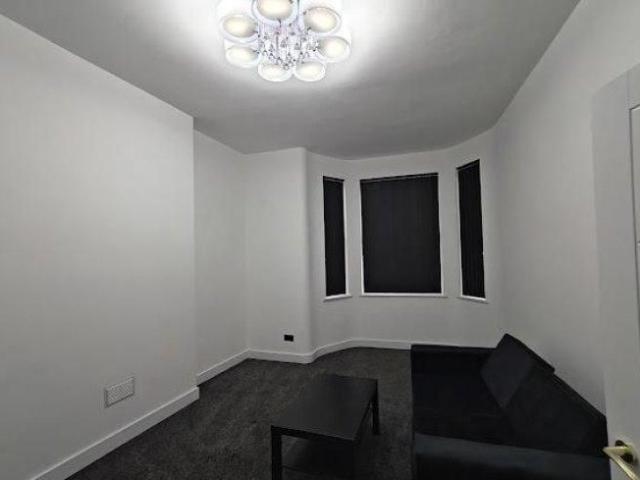 Apartment for rent in Stamford Hill, Greater London