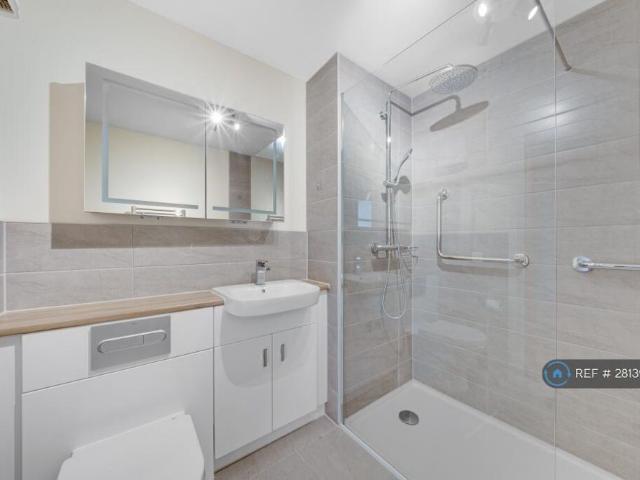 Apartment for rent in St James, Sandown Park