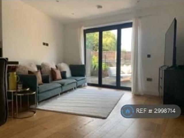 Apartment for rent in Holloway Hill, Fole