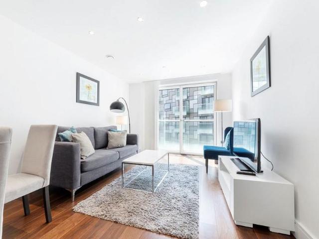 Apartment for rent in Poplar Grove, Greater London