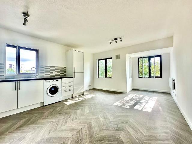 Apartment for rent in London Borough of Tower Hamlets, Greater London