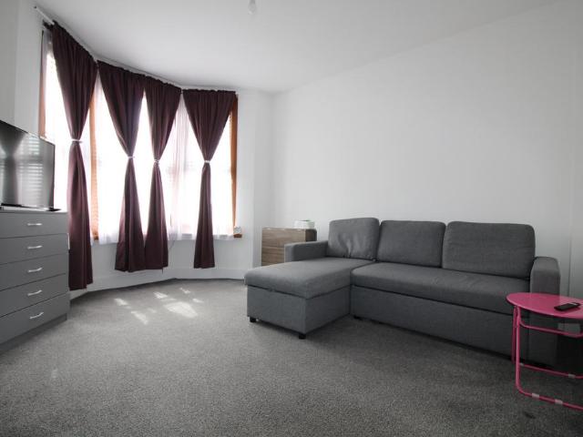 Flat for rent in Newbury Park, Isle Of Man