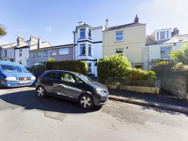 Flat for rent in Mount Wise